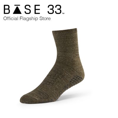 Base33 เบส33 ถุงเท้ากันลื่นสไตล์ผู้ชาย ระดับครึ่งแข้ง รุ่น Crew