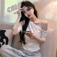 ♞ Hot girl live broadcast clothing female anchor clothing photogenic sexy off-shoulder design salty or sweet short-sleeved T-shirt for women