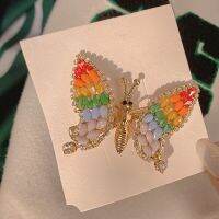 [COD] South Koreas exquisite heavy industry bangs clip colorful diamond flashing wings butterfly side retro temperament girl hollow