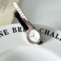 Fashionable and simple watch for women waterproof retro light luxury niche small dial junior and high school students casual versatile white