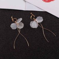 【YF】 JIOFREE 2018 New Korean white Acrylic petal Long Clip on Earrings For Women Accessories Earings Fashion Jewelry