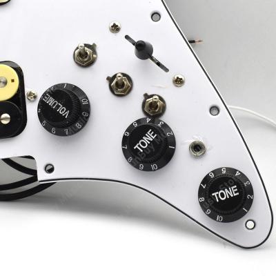 ‘【；】 ST Electric Guitar Double Coil Pickup SSH Guitar Pickguard With Silence Switch/3.5 Jackloaded Prewired Black White