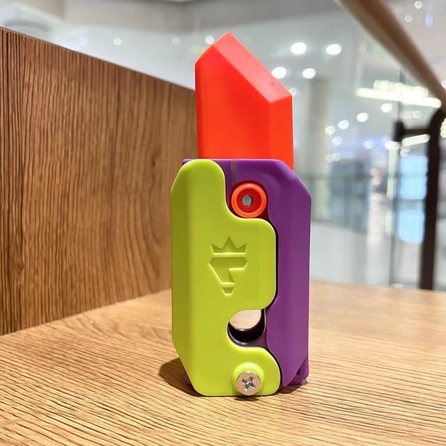 3D Gravity Carrot Knife Decompression Push Card mainan kecil 3D percetakan graviti pisau pisau lobak bentuk bilalih mainan