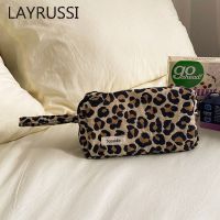 LAYRUSSI Tas Kosmetik มือถือลายเสือดาวสำหรับผู้หญิงเครื่องสำอางแบบพกพากระเป๋าเก็บของจัดระเบียบกล่องเครื่องสำอาง Tas Kosmetik เครื่องสำอางสำหรับเดินทาง