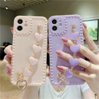 ลูกอมมัน Love กรอบรูปหัวใจโซ่พันข้อมือเคสโทรศัพท์สำหรับ iPhone 12 11 Pro Max XR XS Max X 7 8 Plus 6S ซิลิโคนฝาครอบป้องกัน