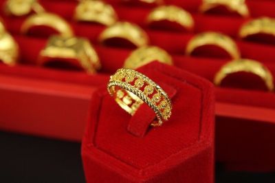 apata jewelry แหวนดอกพิกุลรอบ 2สลึง แหวนทองชุบ ชุบทองแท้ บล็อคเยาวราช สวยเหมือนแท้ โดยช่างทอง ไม่ลอกไม่ดำ งานเคลือบแก้วหนา สีสวยไม่แดง