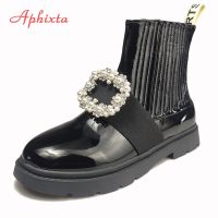 Aphixta Pearl ผู้หญิงรองเท้าแฟชั่นรอบ Toe Bling คริสตัลหัวเข็มขัดข้อเท้า Martns รองเท้า Slip-On คริสตัลรองเท้าผู้หญิงเรือ