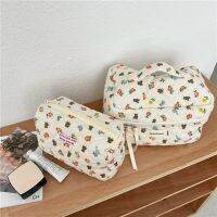 Ins Cosmetic Bag Large Bear Flower Quilted Cotton Case Pouch Zipper Design Flip Tote Toiletry Bag Travel Makeup Bags Neceser New