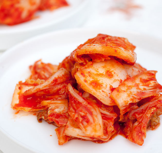กิมจิเกาหลีแท้-ทำโดยเชฟเกาหลี-ผักกาดขาวแบบสไลด์และแบบหัว-woori-gimchi-kimchi-400g-1kg