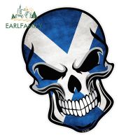 EARLFAMILY 13เซนติเมตร X 9เซนติเมตรโกธิค BIKER กะโหลกกับสกอตแลนด์สก็อต Saltire Motif ภายนอกไวนิลรูปลอกรถจัดแต่งทรงผมสติกเกอร์รถ