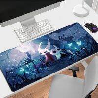 Hollow Knight Mouse Pad แผ่นรองเมาส์เกมมิ่ง Xxl Desktop Protector อุปกรณ์เครื่องเกมพีซี แผ่นรองแป้นพิมพ์ แผ่นรองเมาส์ขยายน่ารักขนาดใหญ่