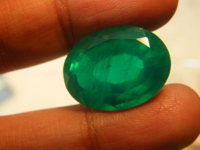 มรกต พลอย Columbia โคลัมเบีย Green Emerald very fine lab made OVAL shape 22x18 มม mm...29กะรัต carats (1 เม็ด carats ) รูปไข่ (พลอยสั่งเคราะเนื้อแข็ง)