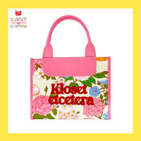 kloset etcetera Flower fragrance wicker mini bag กระเป๋าถือ ปักตัวหนังสือสีแดง พิมพ์ลายดอกบนหนังเทียม กระเป๋าผู้หญิง กระเป๋าแฟชั่น