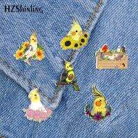 2021 New Flower Cockatiel Acrylic Lapel Pin Bird Epoxy Butterfly Clasp Pin Handmade Butterfly Brooch