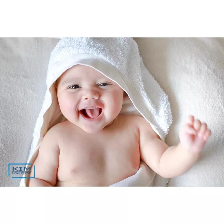 Những khoảnh khắc em bé cười tươi như hoa là điều đáng yêu nhất mà ai cũng yêu thích. Hãy xem ngay ảnh em bé cười để cảm nhận niềm vui và sự trong sáng của trẻ nhỏ.