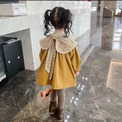 In the childrens new autumn female baby girls coat dust long age season British girl han edition wind