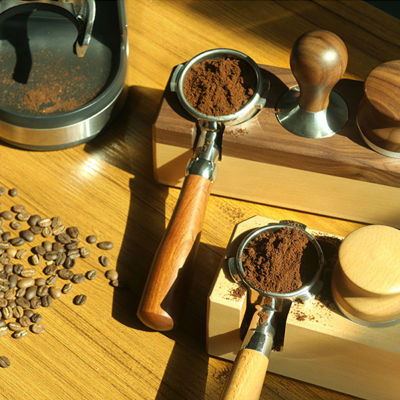 [จัดส่งฟรี] 51/53/58มิลลิเมตรไม้กาแฟผู้ถืองัดแงะเอสเพรสโซ่เสื่องัดแงะยืนฐานไม้จำหน่าย Portafilter เสื่อแร็คสำหรับบาริสต้า