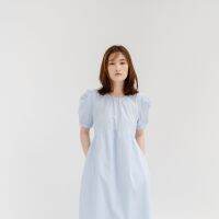 SUUBE Official Iris Dress-Baby Blue(ฟ้าอ่อน) เดรสยาวแขนพอง ผ้าCotton จับจีบ2ชั้น ตัดต่อใต้อก มีซับในและกระเป๋าข้าง Free size