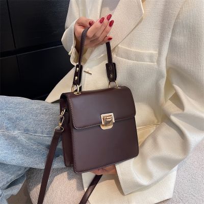 Female bag new spring 2022 fashion sense handbag han edition tide single shoulder bag is contracted brim inclined shoulder bag