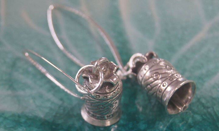 exotic-earrings-pure-silver-thai-karen-hill-tribe-กลมกลมสวยงามไทยตำหูเงินกระเหรี่ยงทำจากมือชาวเขางานฝีมือสวยของฝากที่มีคุณค่าของฝากถูกใจ-มีคุณค่า