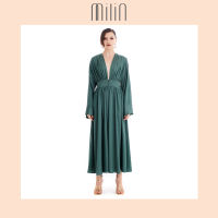 [MILIN] Collarless long sleeve flowy satin robe เสื้อคลุมยาวแขนกุดคอวีผ้าซาติน Viceroy robe / Green