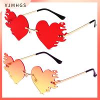 VJMHGS การป้องกัน UV400 แว่นกันแดดรูปหัวใจไฟ อุปกรณ์เสริมเครื่องแต่งกาย ที่ไร้ขอบ แว่นตาของชำร่วยงานเลี้ยง แฟชั่นสำหรับผู้หญิง แว่นตาฮาโลวีน สำหรับผู้หญิงและผู้ชาย