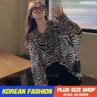 Plus size เสื้อผ้าสาวอวบ❤ เสื้อสาวอวบอ้วน ไซส์ใหญ่ ผู้หญิง เสื้อชีฟองผู้หญิง ทรงหลวม แขนยาว มีฮู้ด ลายทาง แบบบาง ฤดูร้อน สไตล์เกาหลีแฟชั่น V728