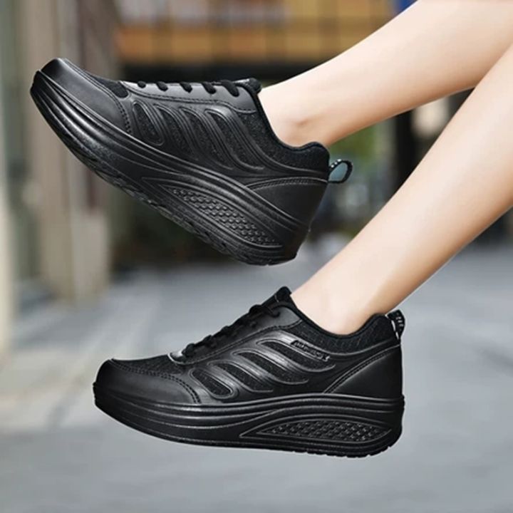 ali-amp-boy-รองเท้าเพื่อสุขภาพ-รุ่นปีกนางฟ้า-สีพื้น-สีดำล้วน-ใส่นิ่ม-เบาสบาย-ปรับสมดุลเท้า-ความสูง-5-ซม