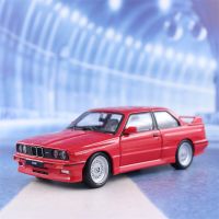 Bburago 1:24รถ BMW หุ่นอัลลอยรถสปอร์ต E30รถของเล่นรถของเล่นคลาสสิกโมเดลรถยนต์จำลอง B784ของขวัญสำหรับเด็ก