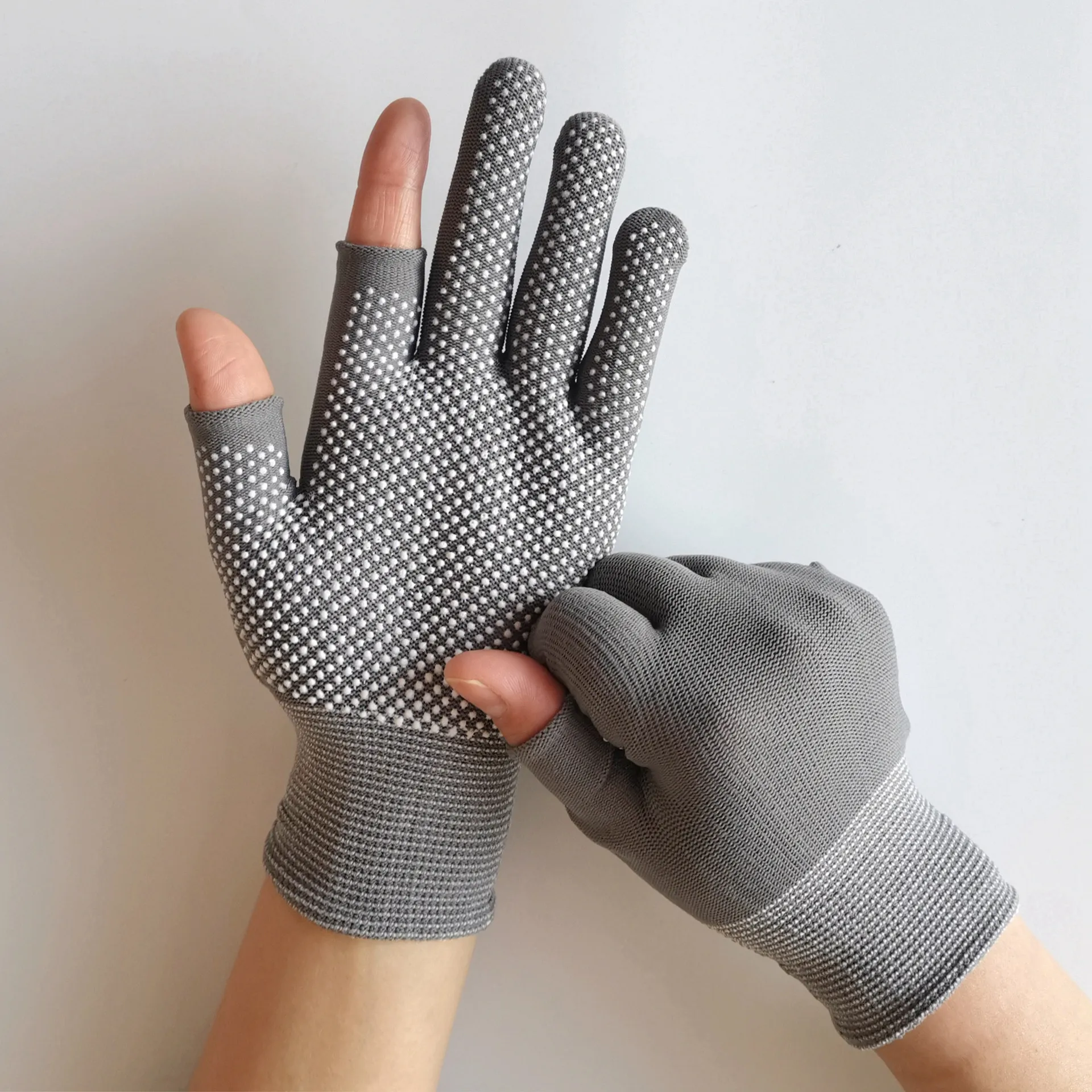 two finger gloves use