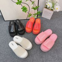 【ready stock】Newmelissa-Bread slippers, thick sole, one line slipper, fashionable, thick sole, casual beach shoes