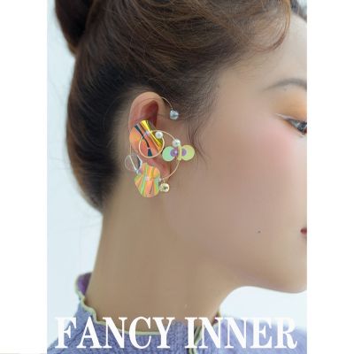 2022 New Cool Ear Clip Acrylic Colorful Pearl Mermaid Shining Twine Metal Non Pierced Ears Earring for Women Girls Jewelry