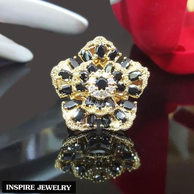 Inspire Jewelry ,แหวนรูปดอกไม้ นิลประดับด้วยเพชรCZ  ตัวเรือน  หุ้มทอง24K ขนาด 3 x 3 CM  พร้อมถุงกำมะหยี่