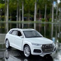 โมเดลรถออดี้สปอร์ต Suv Q5รถโลหะผสมแบบใหม่โมเดลของเล่นหล่อสำหรับเด็กพร้อมไฟเสียงแบบดึงถอยหลัง