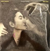 [ แผ่นเสียง Vinyl LP ]  Artist : John Lennon, Yoko Ono  Album : Double Fantasy Cover : vg++ ( still seal ) Disc : vg++ Manufactured : US Released : 1980 Price : 1150  baht