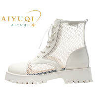 AIYUQI Cool Boots ผู้หญิงฤดูร้อนของแท้หนังสไตล์อังกฤษ Hollow Hole ตาข่าย Marton รองเท้าผู้หญิงส้นหนาตาข่ายรองเท้า Women