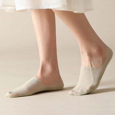ถุงเท้าทรงท่อสั้นผู้หญิงบางเฉียบสีเรียบง่ายถุงเท้าสีทึบเรียบง่ายสำหรับช้อปปิ้งตั้งแคมป์เดิน