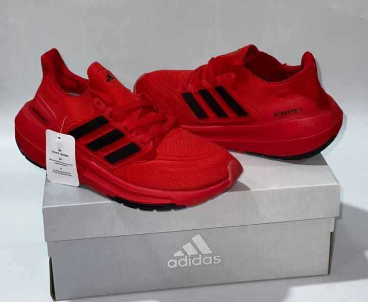 รองเท้าผ้าใบสีแดง-adidas-ultraboost