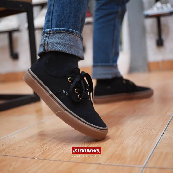 vans authentic black gum original