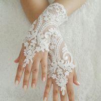 ☼◆♛ 1 Pair White Black Short Gloves Wedding Fingerless Flower Mittens Bridal Lace Sexy Gloves Party Accessories High Quality