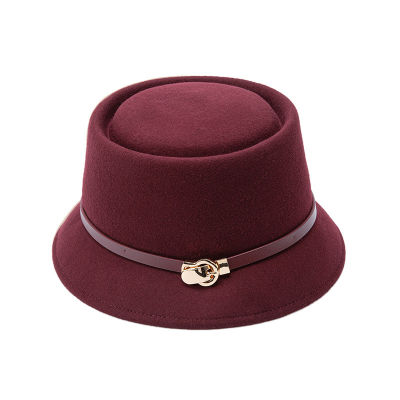 [COD] Linglong โรงงานหมวกผู้หญิง 2022 สินค้าใหม่ฤดูใบไม้ร่วงและฤดูหนาวหมวกผู้หญิงแฟชั่นสบายๆหมวกอ่างผู้หญิงเข็มขัดหัวเข็มขัดโลหะในสต็อก Christmas Gift