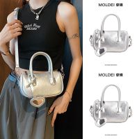 Summer high-end niche texture Messenger mobile phone bag ladies 2023 new all-match silver portable small square bag 【QYUE】