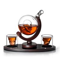 Whiskey Decanter Set with 2 Shot Glasses Skull Crystal Liquor Carafe Globe Wine Decanter Creative Home Bar Bar Wine Tools