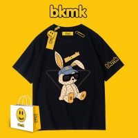 [S-5XL]Bkmk ใหม่ เสื้อยืดลําลอง ผ้าฝ้าย แขนสั้น พิมพ์ลายการ์ตูนกระต่าย ทรงหลวม สําหรับผู้ชาย