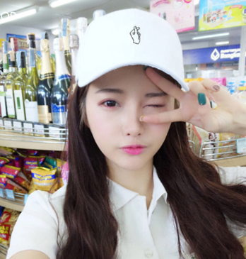 cap-hand-หมวกแฟชั่นสไตล์เกาหลี-ราคาถูก