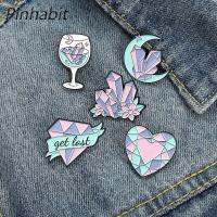 Pinhabit Moon Heart แก้วไวน์หมุดเคลือบที่กำหนดเอง Dream Zircon คริสตัลเข็มกลัดรูปแก้ว