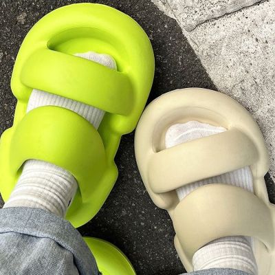 【July】 2023 new style of Little Book with the same slippers female ins fashion outerwear stepping on shit feeling outdoor thick-soled sandals