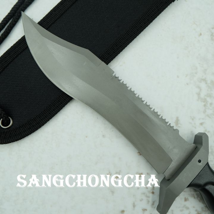 sangchongcha-camping-knife-bowie-knife-มีดโบวี่-มีดพกพา-มีดเดินป่า-มีดแคมป์ปิ้ง-มีดใบตาย-มีดสวย-ฟันเลื่อย-มีที่ทุบกระจก-58hrc-440c-น้ำหนักดี-ยาว30-50ซม-ด้ามabs-สีเทาไทเทเนียมพ่นทรายละเอียด-พร้อมซองไนล