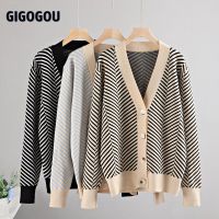 GIGOGOU เสื้อสเวตเตอร์ถักคอวีกระดุมแถวเดียวสำหรับผู้หญิงเสื้อโค้ทแจ็กเก็ตเสื้อเสื้อคาร์ดิแกนต้นไม้คริสต์มาสชุดกระโปรงแบบโคร่งทรงหลวมสีดำ