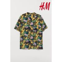 H&amp;M เสื้อเชิ้ต ผ้าเรยอน พิมพ์ลายเสือดาว สีเหลือง สําหรับผู้ชาย